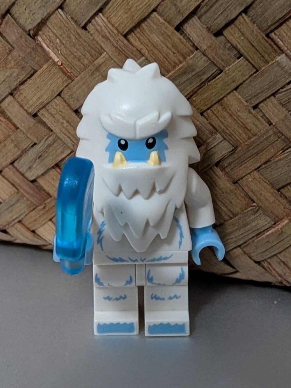 Lego Series 11 minifigure - Yeti